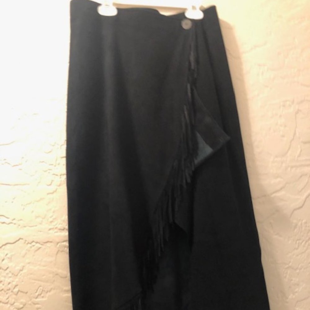 black skirt